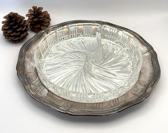 Plato vintage plateado con insertos de vidrio, tres secciones, diseño en espiral, clásico, elegante, de mediados de siglo.