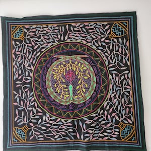 Mantel sagrado bordado para altar / Mantel para ceremonias / Tapete de meditación / Arte shipibo