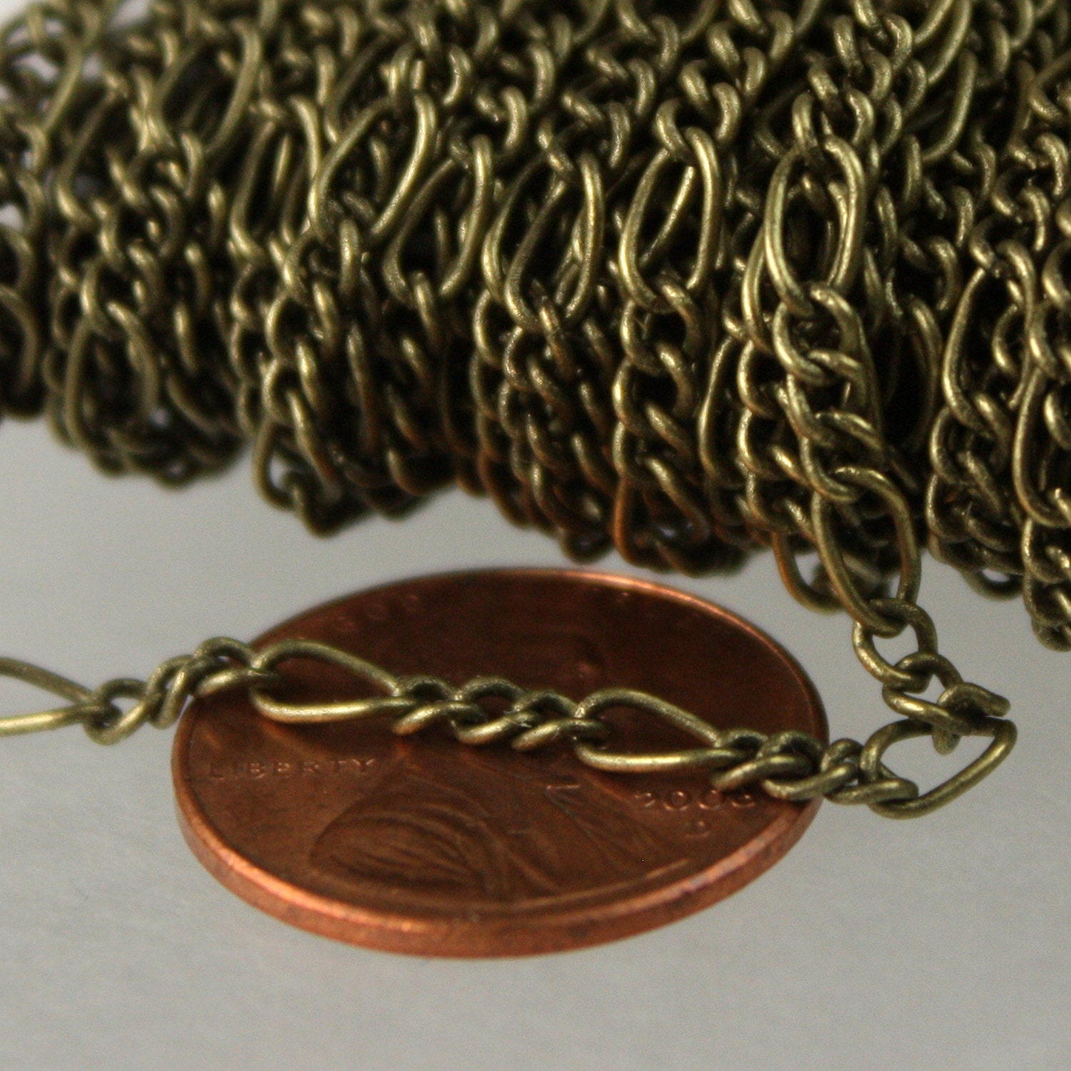 100 Ft Antique Brass Figaro Chain: 2.9mm Soldered Bulk Chain - Etsy Israel, image size:1500x1500