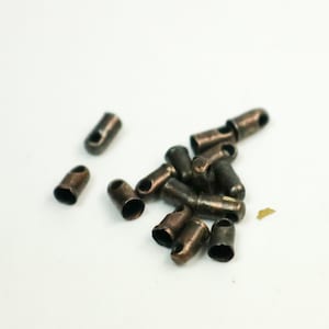10 stuks van antieke koperen vergulde koord einde tips Cap voor 2mm