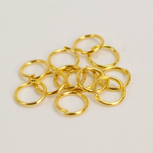 200 pcs of 6mm Jump Rings, Gold Plated Jump Rings Open 6x0.7mm 21 Gauge 21G  Link Connector Open Jump Rings 7x6mm