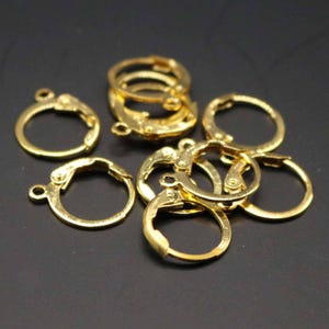 Accesorios para pendientes redondos con cierre de palanca chapados en oro de 24 quilates (12 x 9 mm), 30 unidades (paquete a granel)