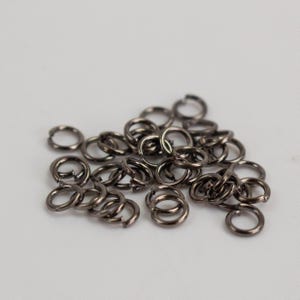 4mm Jump Rings, 200 Gunmetal Jump Rings Jumprings Open 4x0.7mm 21 Gauge 21G Link Connector Open Jump Rings -- 7X4mm