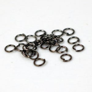 Jump Rings: Gunmetal Finish 3mm Thin - 26 Gauge Wire, 200 Pack