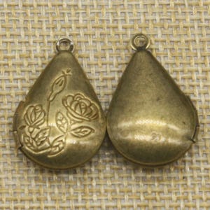 5 pcs Antique BRASS Filigree ROSE Teardrop Locket Pendant Charm Dangle - 20x24mm - Brass Locket Pendant - Ship from California USA - E8