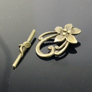 10 sets Flower Toggle - Antique Brass Flower Sturdy Toggle Clasps Necklace Clasp