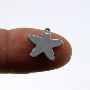 10 pcs Stainless Steel Drop Tags Charms Pendant - Star (Round Star)  charms Drop Tag  - 14x14mm 19gauge 19G (0.9mm Thickness)