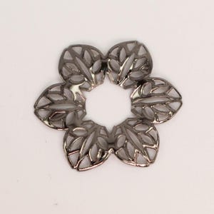 Gunmetal finished 6 Leaf Hibiscus Flower filigree focal L:ink - 23mm 20 pcs - Bulk Pack