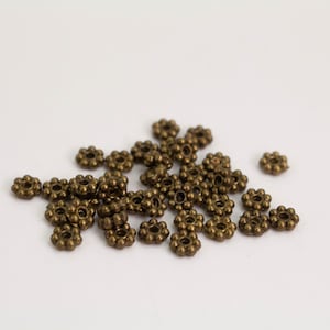 Antique Brass Finished Daisy Flower Spacer Beads - 4mm 300 pcs - Wholesale Bulk Lot