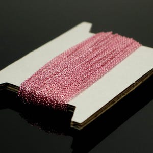 Cadena microplana chapada en cobre rosa resistente al deslustre (eslabón soldado de 2 x 1,4 mm) de 3 metros