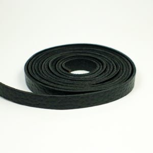 Zwarte echt leren band: 3/8 inch, natuurlijk patroon 1 voet