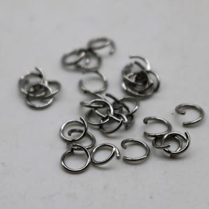 Jump RINGS 100 pcs of STAINLESS Steel Jump Rings Link Surgical Jumprings 4mm 24G 24 Gauge 0.5mm Bracelet Wholesale Jump Rings Bulk Jumprings