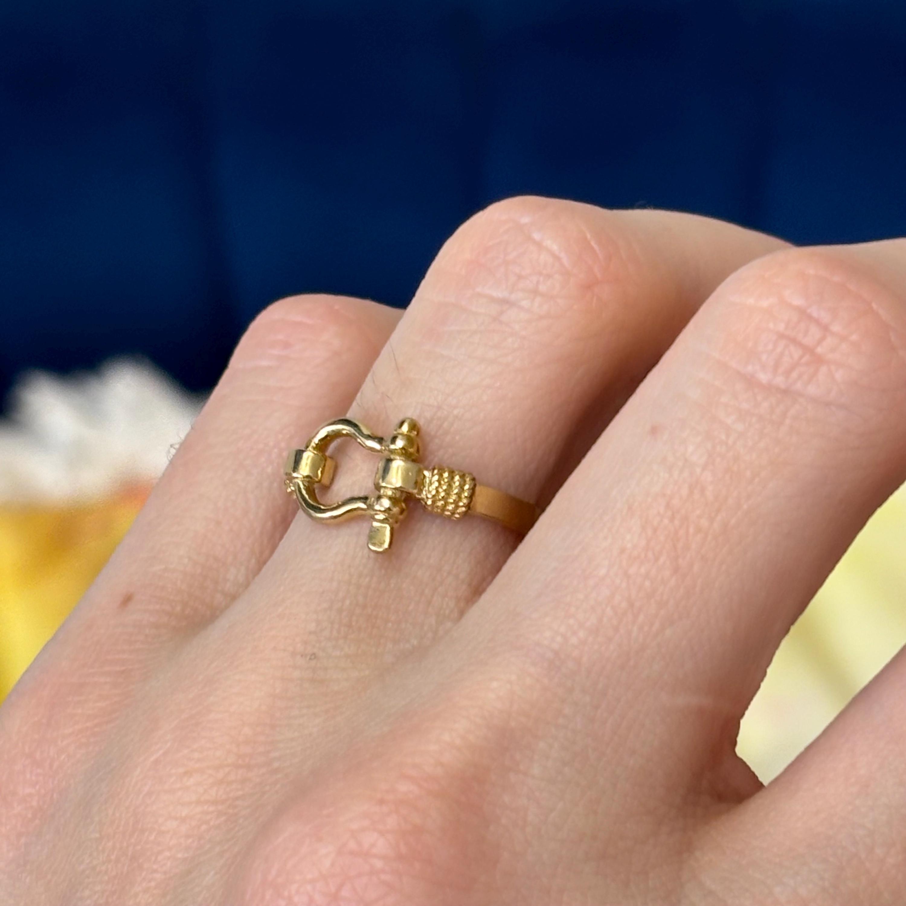 10k Gold Shackle With Rope Edge Ring - Etsy