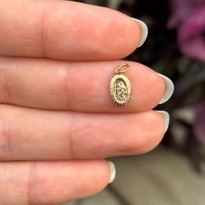 14k Gold St Christopher Oval Medal Charm Pendant Mini