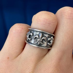 Sterling Silver Antiqued Fleur De Lis Ring