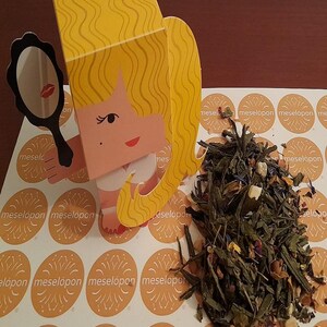 Aphrodite Tea Braumischung Loseblattmit Sencha Grüntee Bancha Grüntee Sonnenblume Mango Centaury Rote Blume Lotus 100gr / 3.52oz