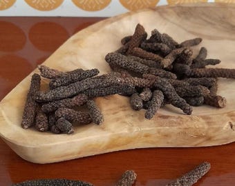 Poivre long séché Piper Longum Épices entières Pippali en grains de poivre 100 g / 3,52 oz