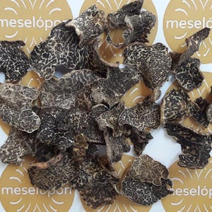 Wild Black Summer Truffle Dried Tuber Aestivum In Flakes Gourmet Delicatessen Black Truffle 25gr / 0.88oz