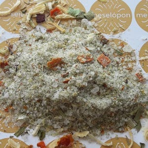 Blend Vegetable Flakes Salt Seasoning Fleur De Sel Sea Salt Flor De Sal 100gr / 8.81oz