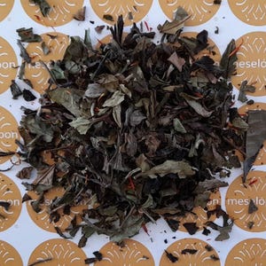 Red Saffron Tea Blend Loose Leaf White Tea Mao Feng & Krokos Kozanis Red Saffron In Filaments Brewing Beverage 100gr / 3.52oz