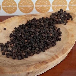 Tellicherry Pepper Whole Spice Peppercorns Dried 100gr / 3.52oz