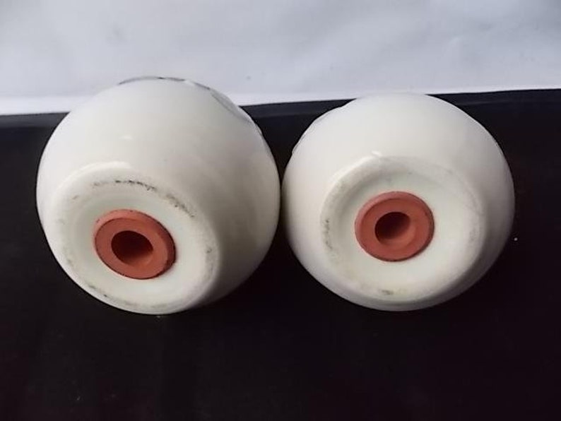 Salière et poivrière vintage Metlox Pottery motif raisin asymétrique image 4
