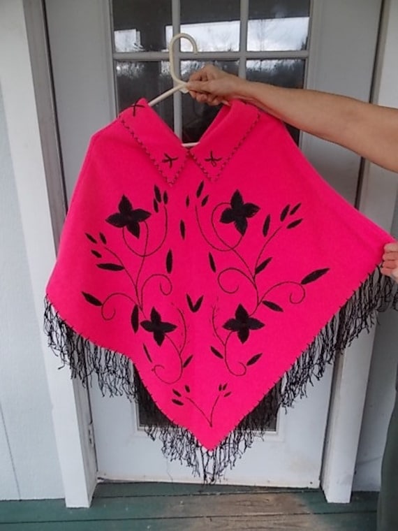 Vintage Embroidered Hot Pink Poncho Mexico 1960s-… - image 2