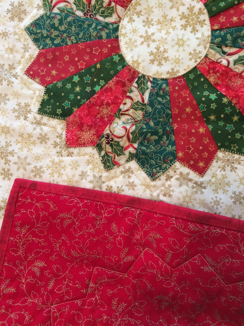 Dresden Plate Christmas Table Runner - Etsy