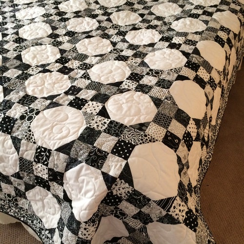 Quilt Black White and Gray Ohio Star Reverse Color Block Queen Etsy