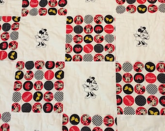 Minnie Mouse quilt, baby girl, toddler size
