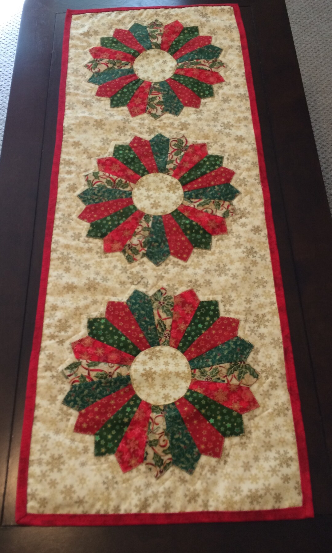 Dresden Plate Christmas Table Runner - Etsy