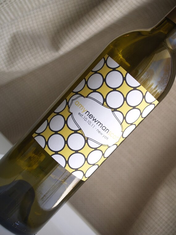Items similar to DIY Printable wine bottle label for any event in circle modern print with any ...