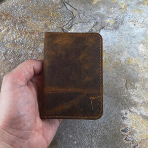 Tarjetero de cuero genuino plegable personalizado, billetera personalizada, billetera minimalista con bolsillo frontal, billetera con tarjetero, billetera de cuero para tarjetas