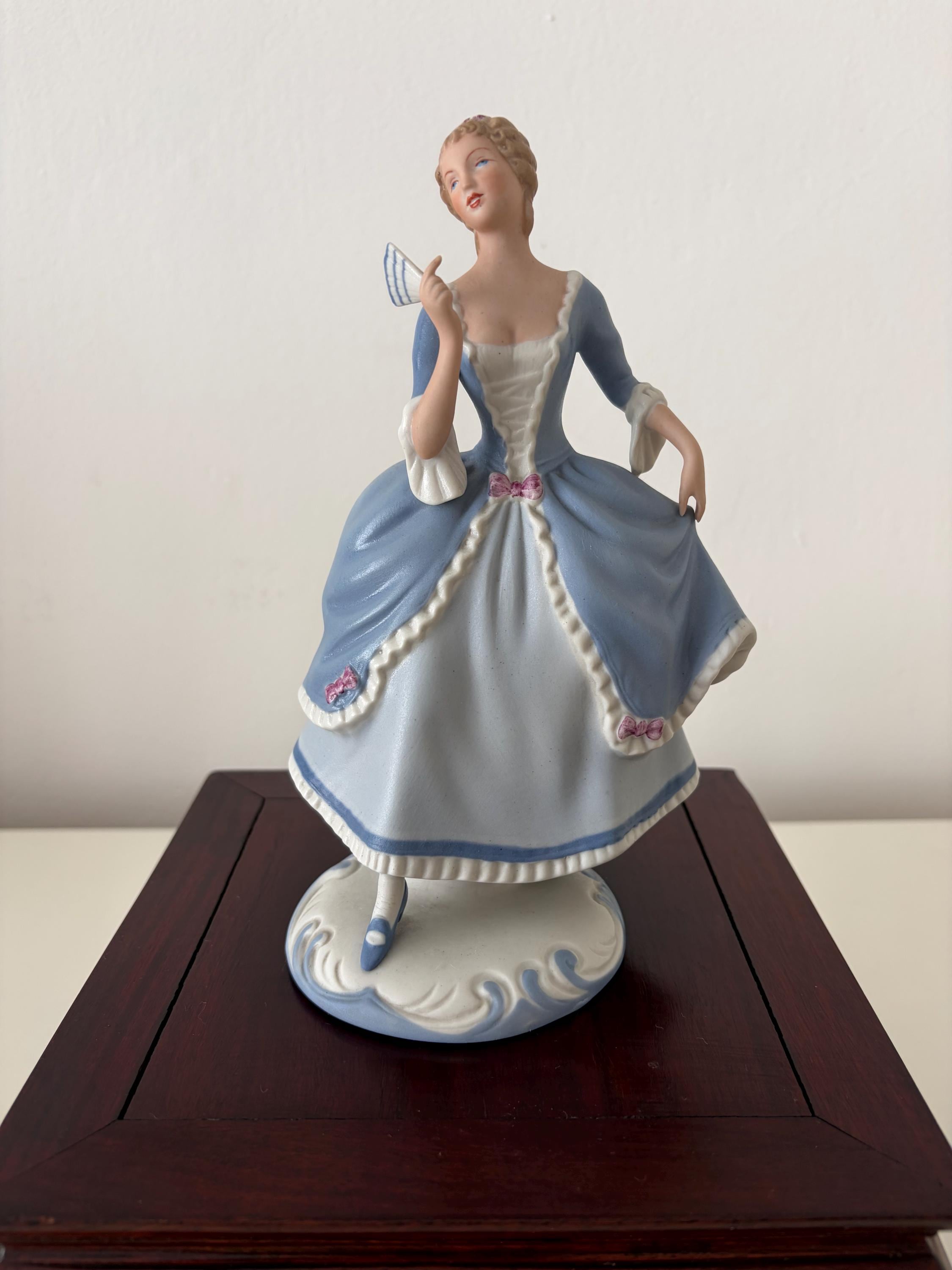 Leonardo collection porcelain figurines - Etsy 日本