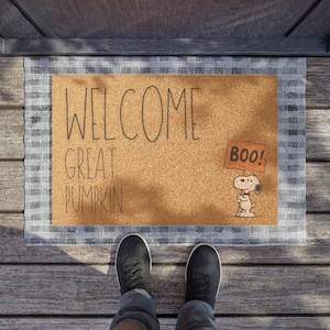 Snoopy Welcome Great Pumpkin Doormat, Snoopy Decor, Fall Hosting Decor, Snoopy Gifts, Halloween Outdoor and Lawn Decor, Charlie Brown