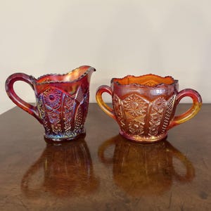 Vintage Indiana Glas Karneval Heirloom Irisierende Sonnenuntergang Sahne & Zucker Set