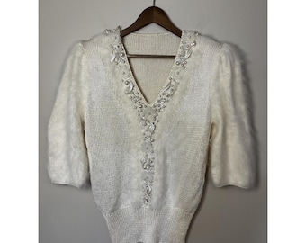 VTG 80-tals glamourös angorapärltröja liten elfenbensvit pärlprydnad med puffärm