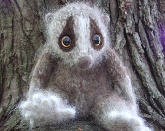 Peluche de loris perezoso