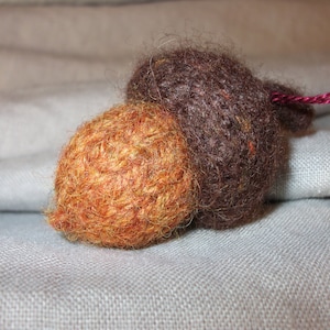 Acorn, wool plush image 5