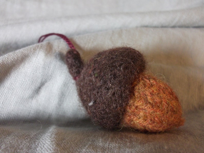 Acorn, wool plush image 4