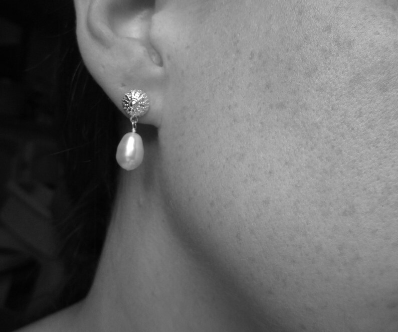 Gold Pearl Bridesmaid Earrings, Filigree Post Earrings, Pearl Teardrop Wedding Earrings, Pearl Drop Earrings SAVANNAH image 2