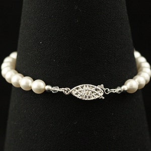 Classic Pearl Bracelet, Wedding Jewelry, White Ivory Pearl, Single Strand Bridal Bracelet EMMARIE image 3