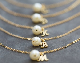 Bridesmaid Initial Bracelets, Personalized Jewelry Set of 5, 14kt Gold Fill Initials & Custom Color or White, Ivory Pearls