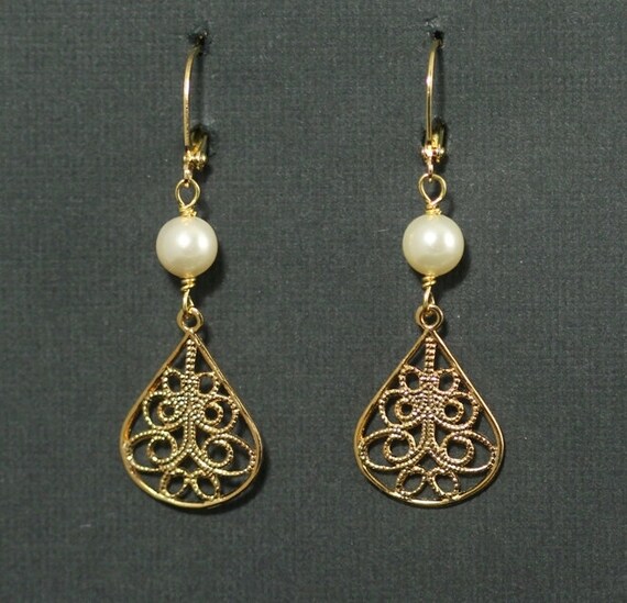 Items similar to Gold Bridesmaids Earrings Wedding Jewelry, Cream