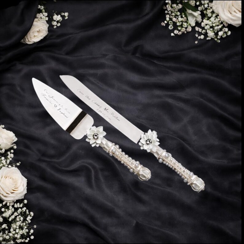 Wedding Champagne Flutes with Pearls and Handmade Flower Decor, Engraved Bridal Toast Glasses for Garden Wedding, Bride and Groom Gift Knife and server