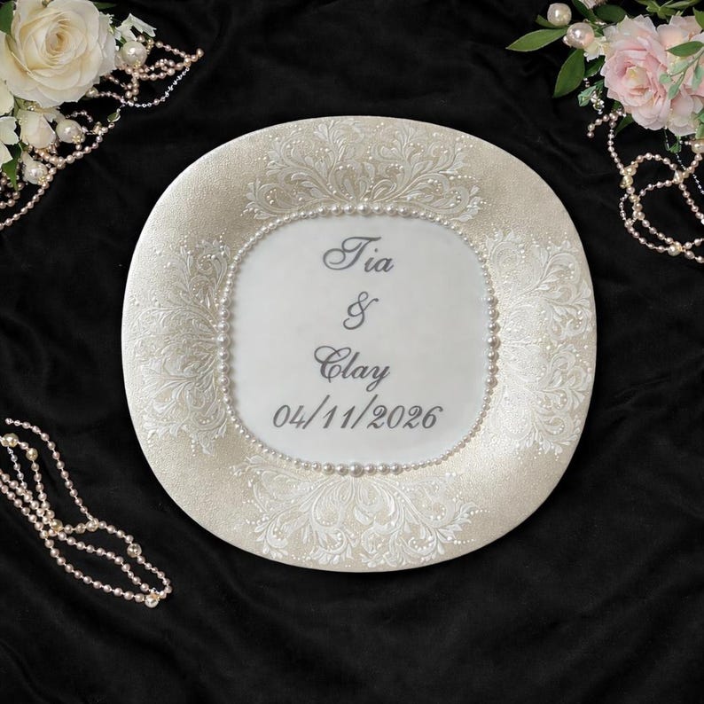 Ensemble de coupes à champagne de mariage et couteau à gâteau gravés avec perles, flûtes de M. et Mme peintes à la main, cadeau de toast pour la mariée Plate only