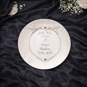 Wedding Champagne Flutes with Pearls and Handmade Flower Decor, Engraved Bridal Toast Glasses for Garden Wedding, Bride and Groom Gift Plate only