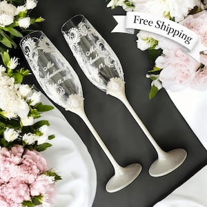 Wedding Champagne Flutes with Hand Painted Floral Design, Mr and Mrs Glasses with Pearls, Elegant Gift for Newlyweds or Anniversary