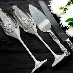 Engraved Wedding Set with Crystal Champagne Flutes, Cake Knife and Server, Custom Bridal Gift, Elegant Toasting Glasses, Rhinestone Decor