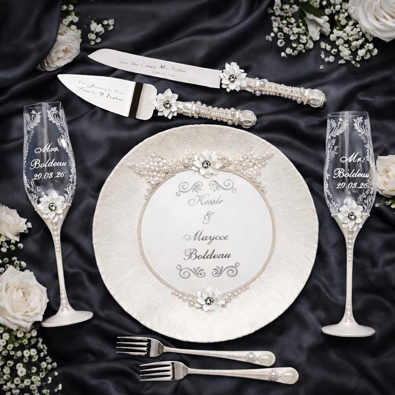 Wedding Champagne Flutes with Pearls and Handmade Flower Decor, Engraved Bridal Toast Glasses for Garden Wedding, Bride and Groom Gift Set of 7 items